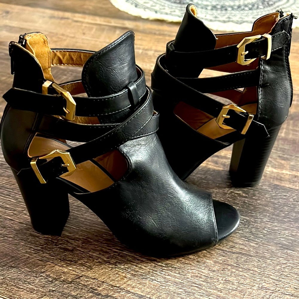 Size 7 Taylor Charlotte Russe Boots